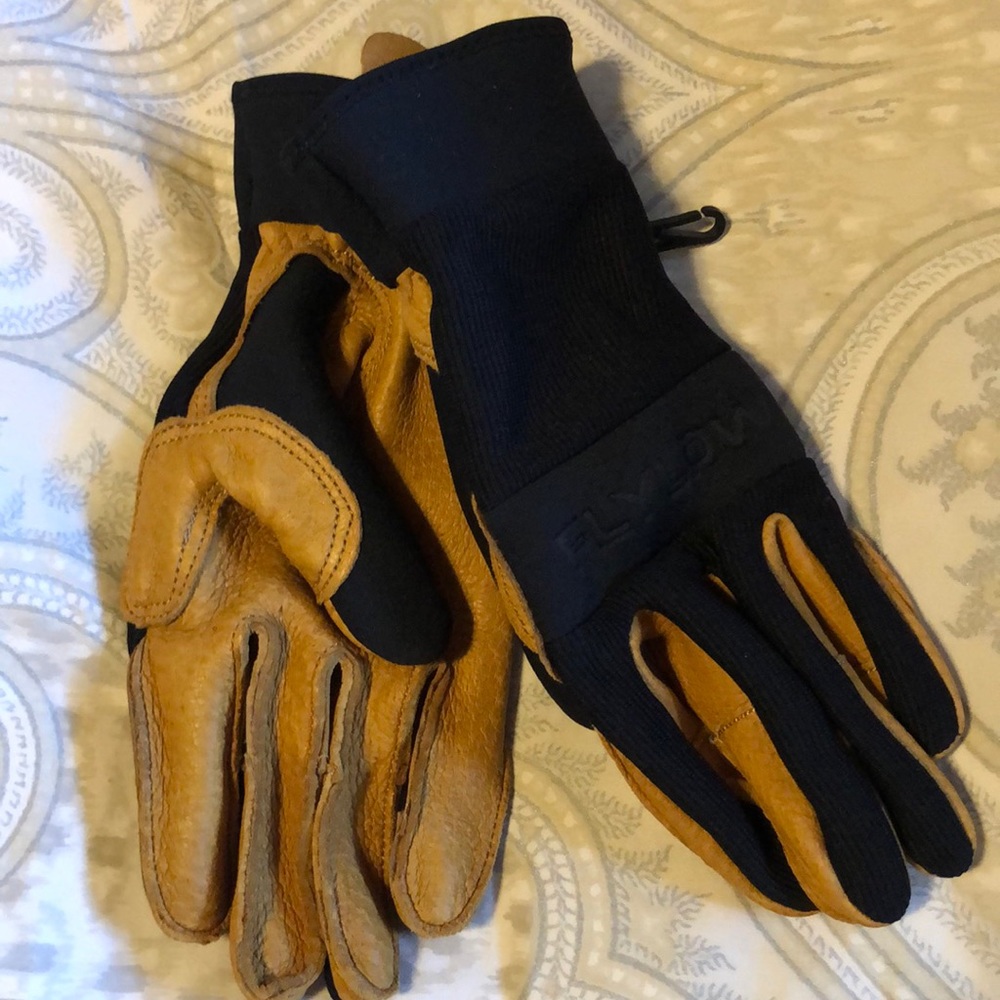 Flylow spring gloves